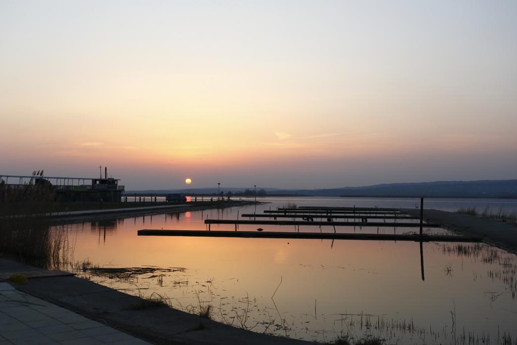 Lake And Spa Apartman Velence Dış mekan fotoğraf